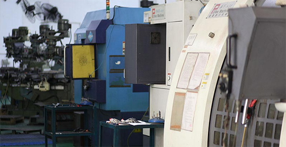 塑膠模具應用于新能源汽車領域？塑膠模具有哪些特點？